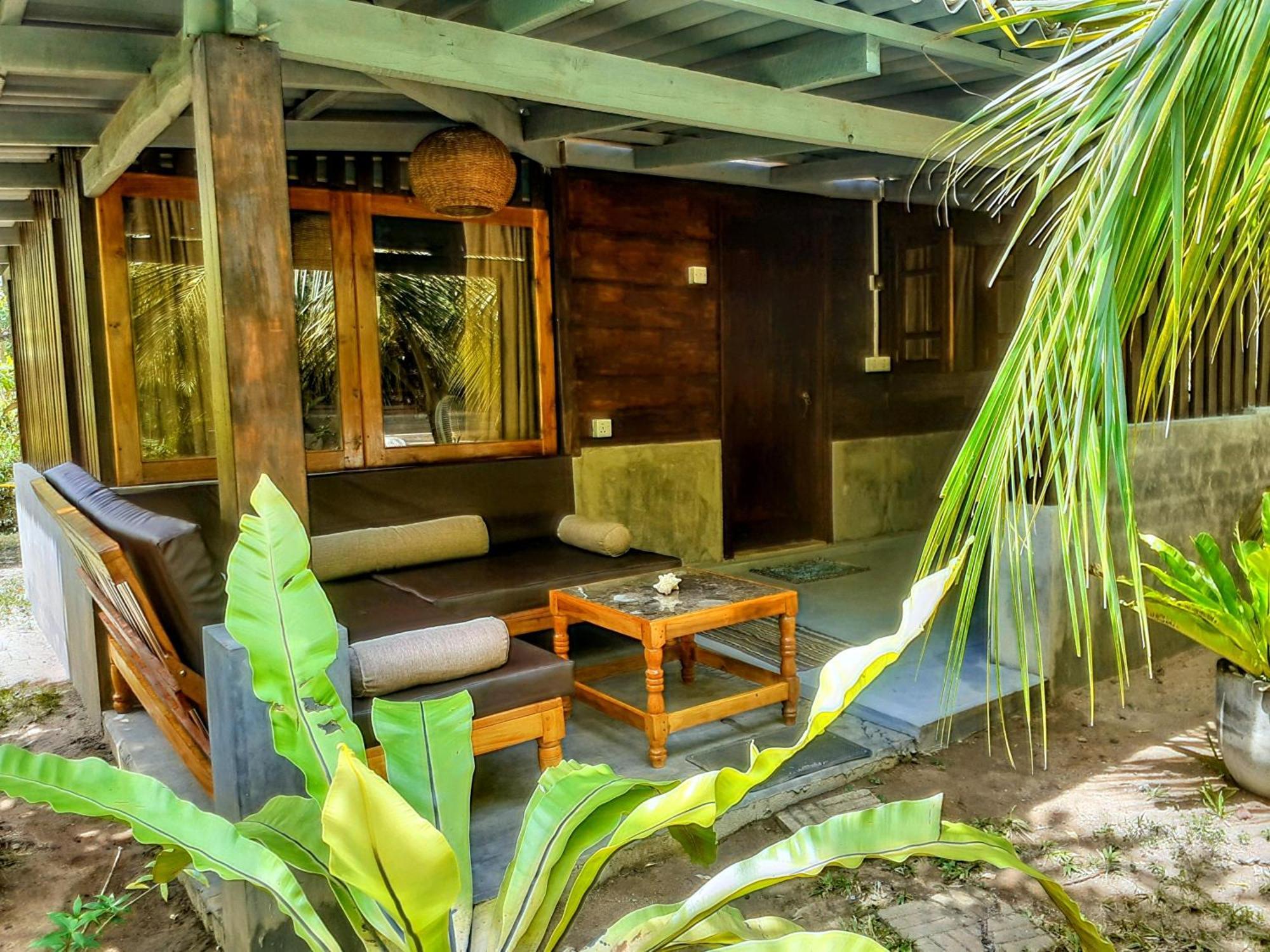 Neem Jay Beach Resort Tangalle Extérieur photo